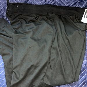 Black loungewear pant with side pockets
